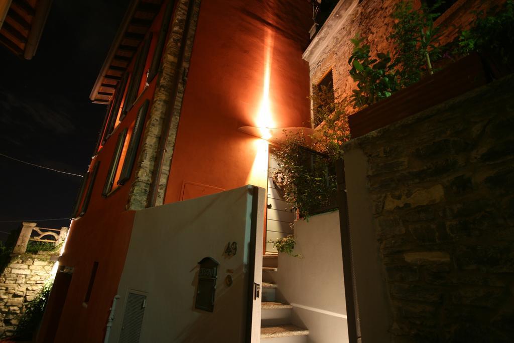 Casa Rossa - Bymyhomeincomo Чернобио Стая снимка